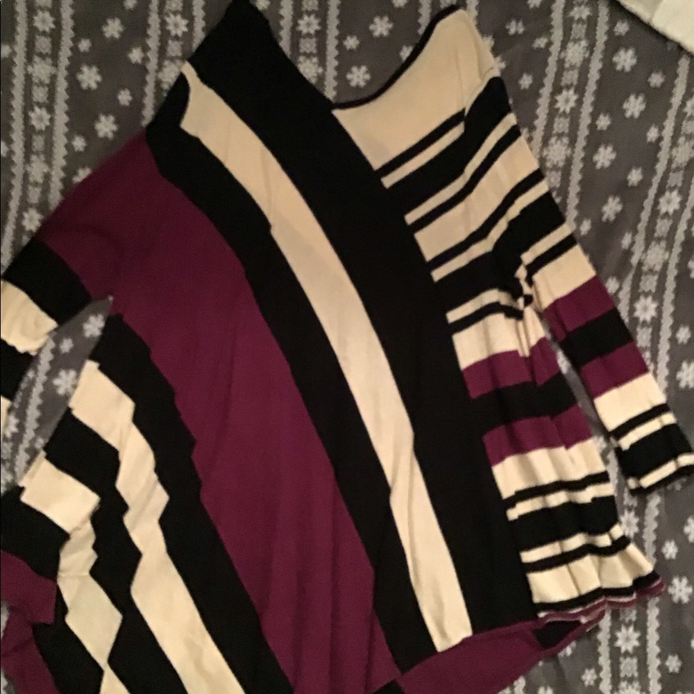 Light weight Very cute sweater